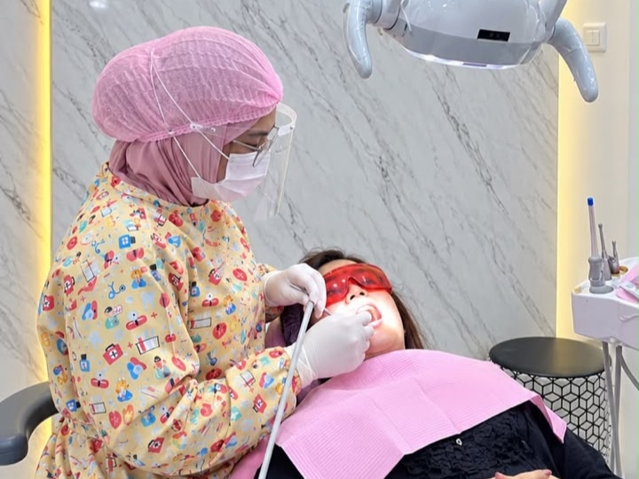 Scaling di Sky Dental Care Jambi